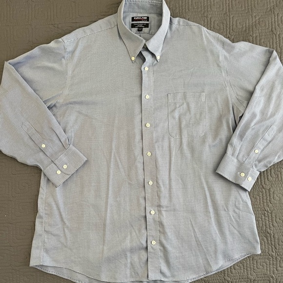 Kirkland Signature Men's Sky Blue Casual Button-Down Shirt - Picture 1 of 4